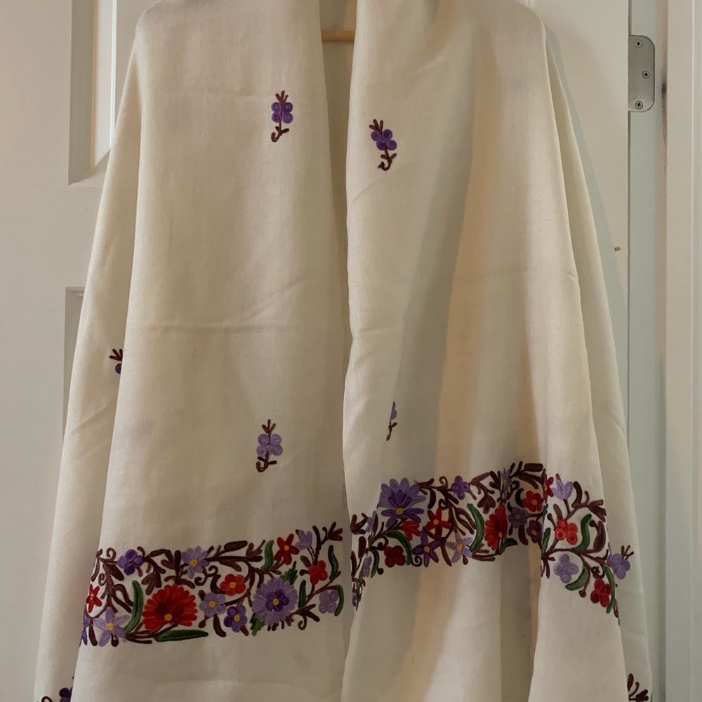 out of stock Pashmina Wrap fm Kashmir. NWOT
